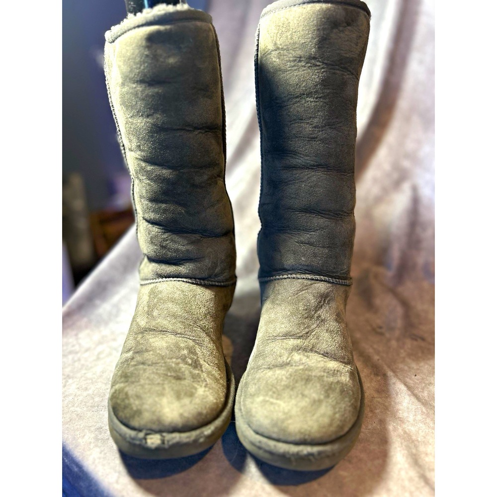 UGG Women's Gray Suede Mid-Calf Pull On Boots Round Toe Rubber Sole Logo